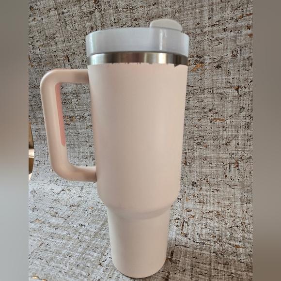 Stanley 40oz In Powder Pink No Straw Has Some Chipping - Picture 4 of 7